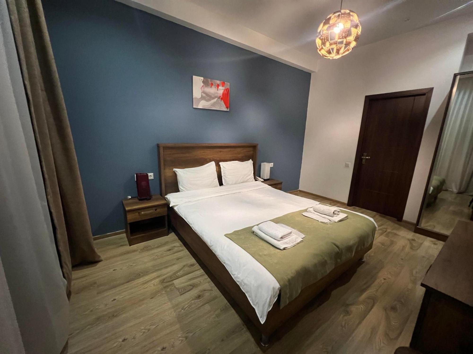 Hotel King Tom Tbilisi Bagian luar foto
