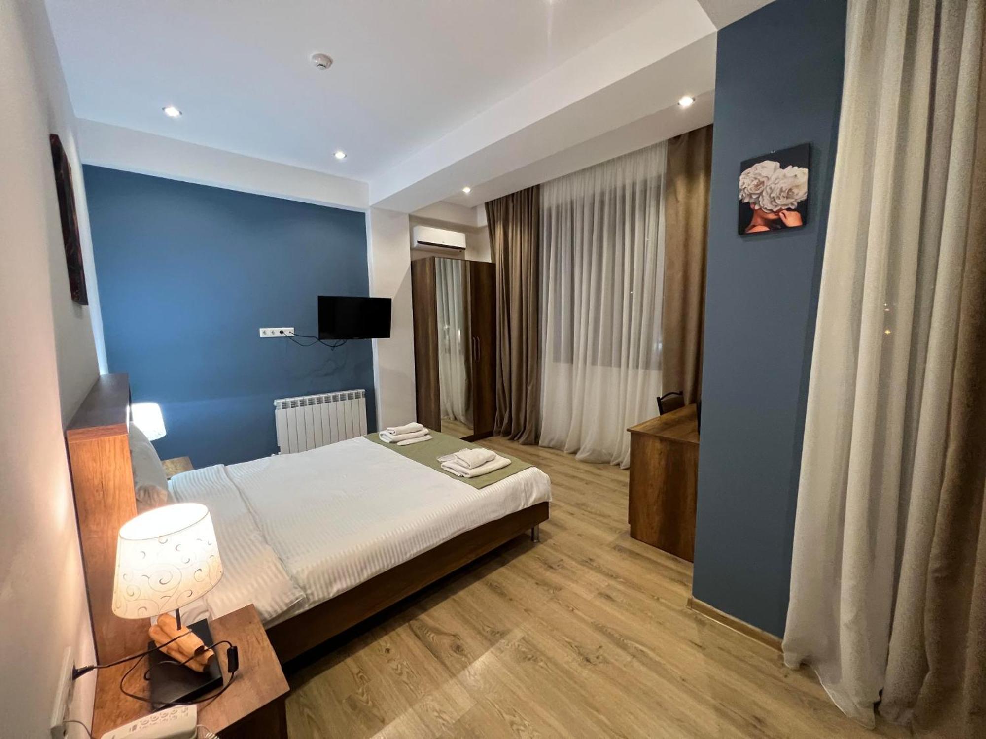 Hotel King Tom Tbilisi Bagian luar foto