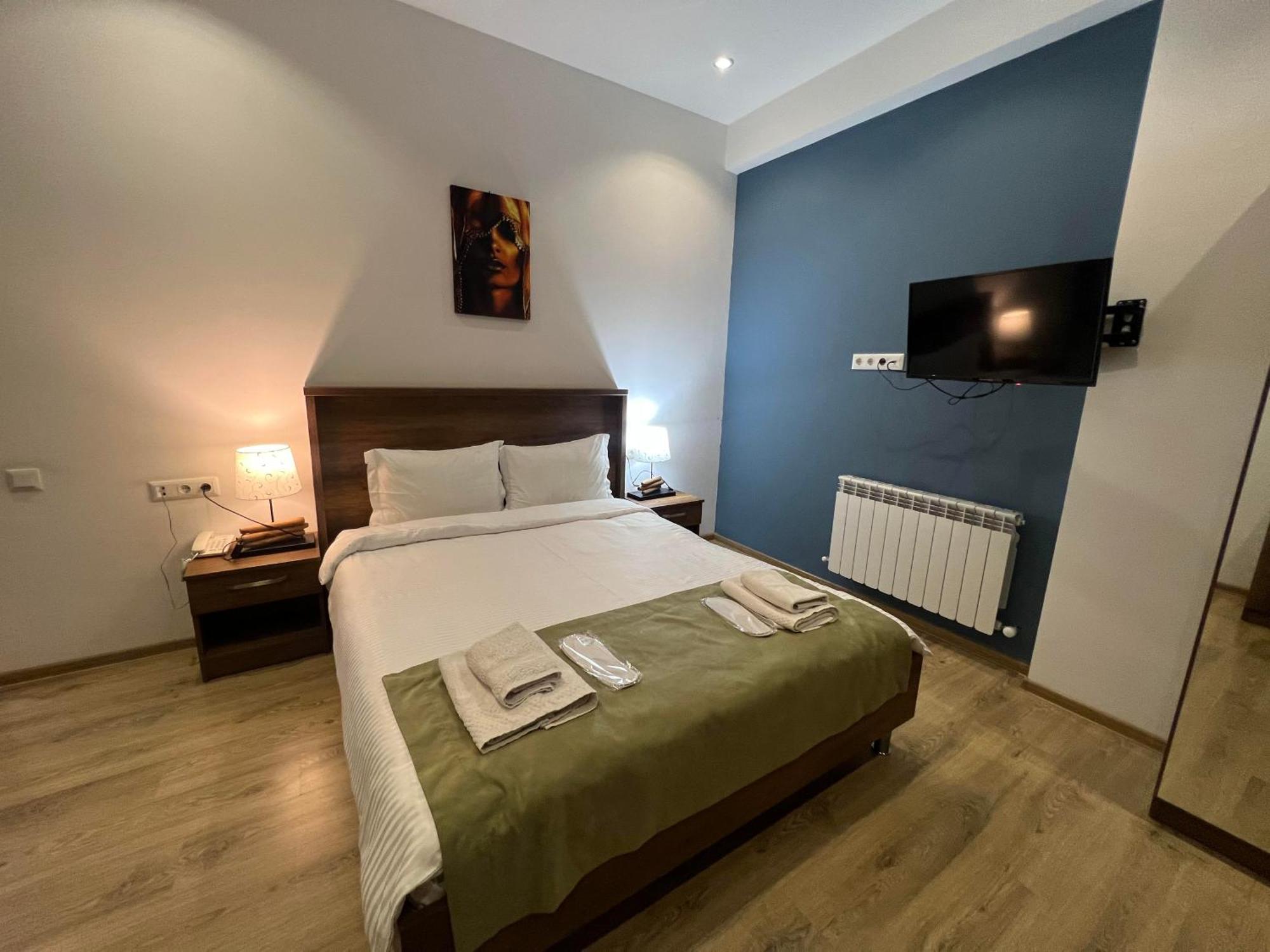 Hotel King Tom Tbilisi Bagian luar foto