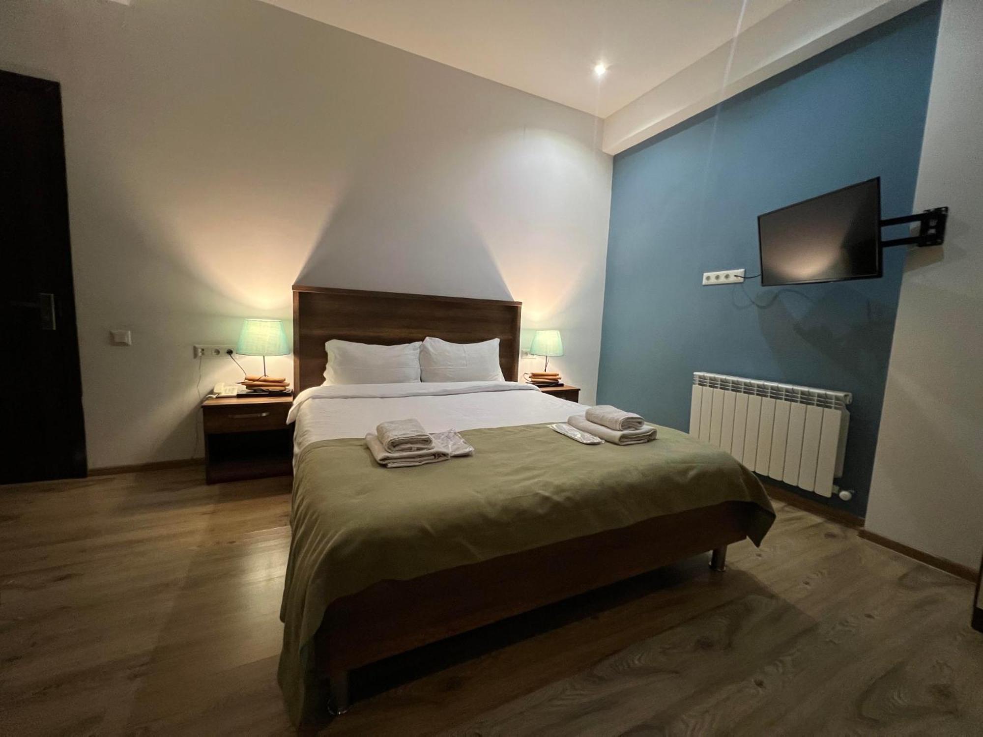 Hotel King Tom Tbilisi Bagian luar foto