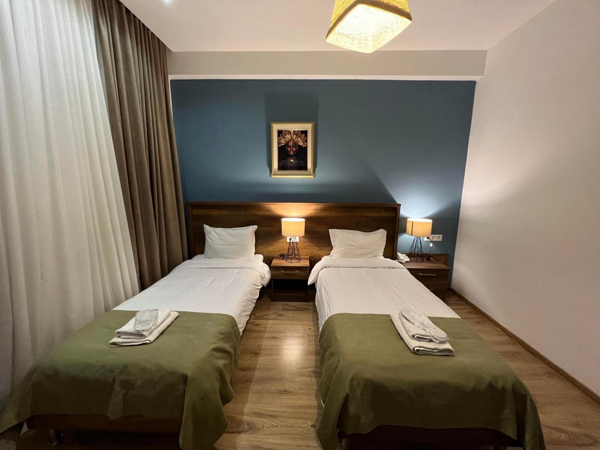 Hotel King Tom Tbilisi Bagian luar foto