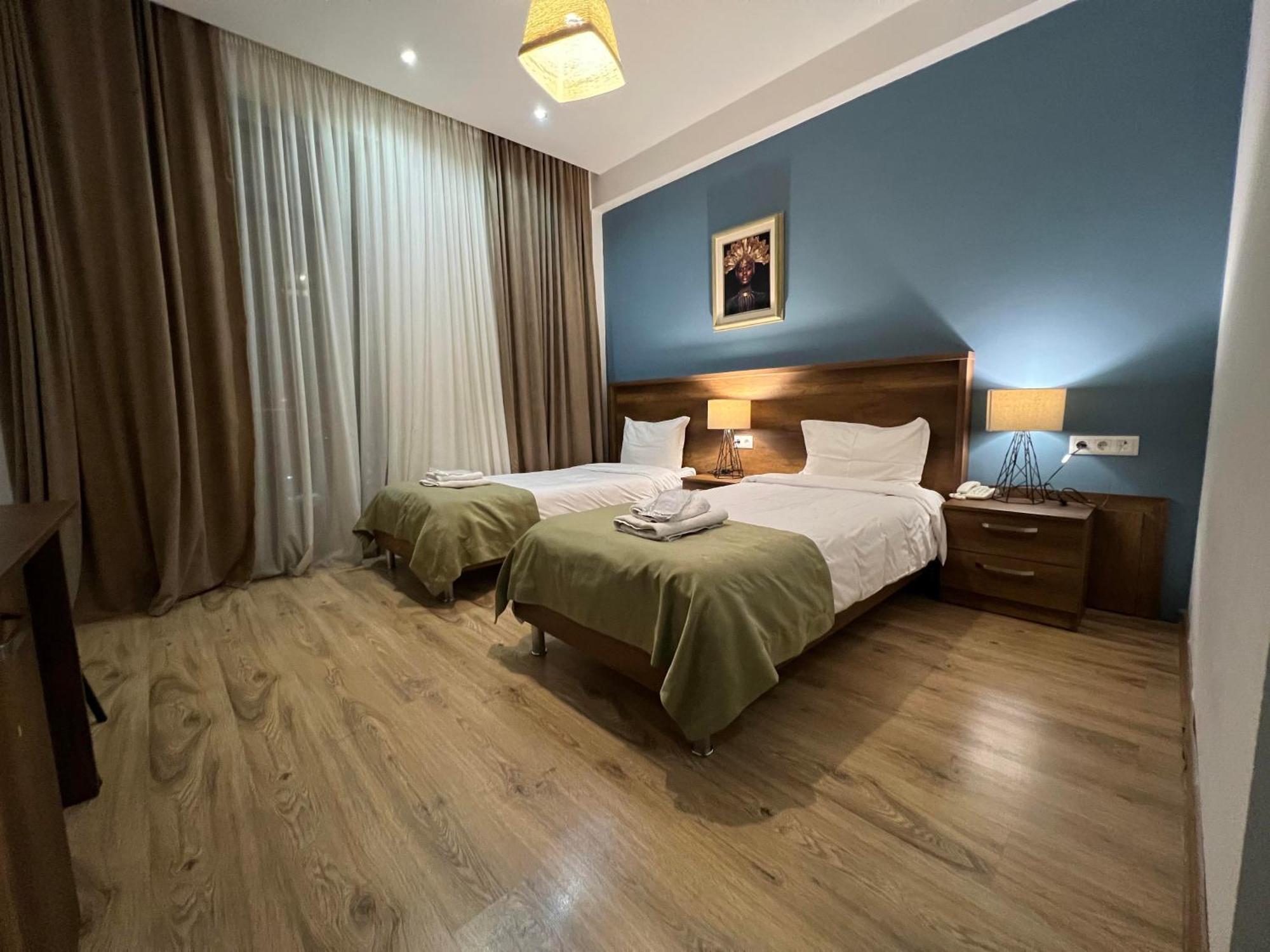 Hotel King Tom Tbilisi Bagian luar foto