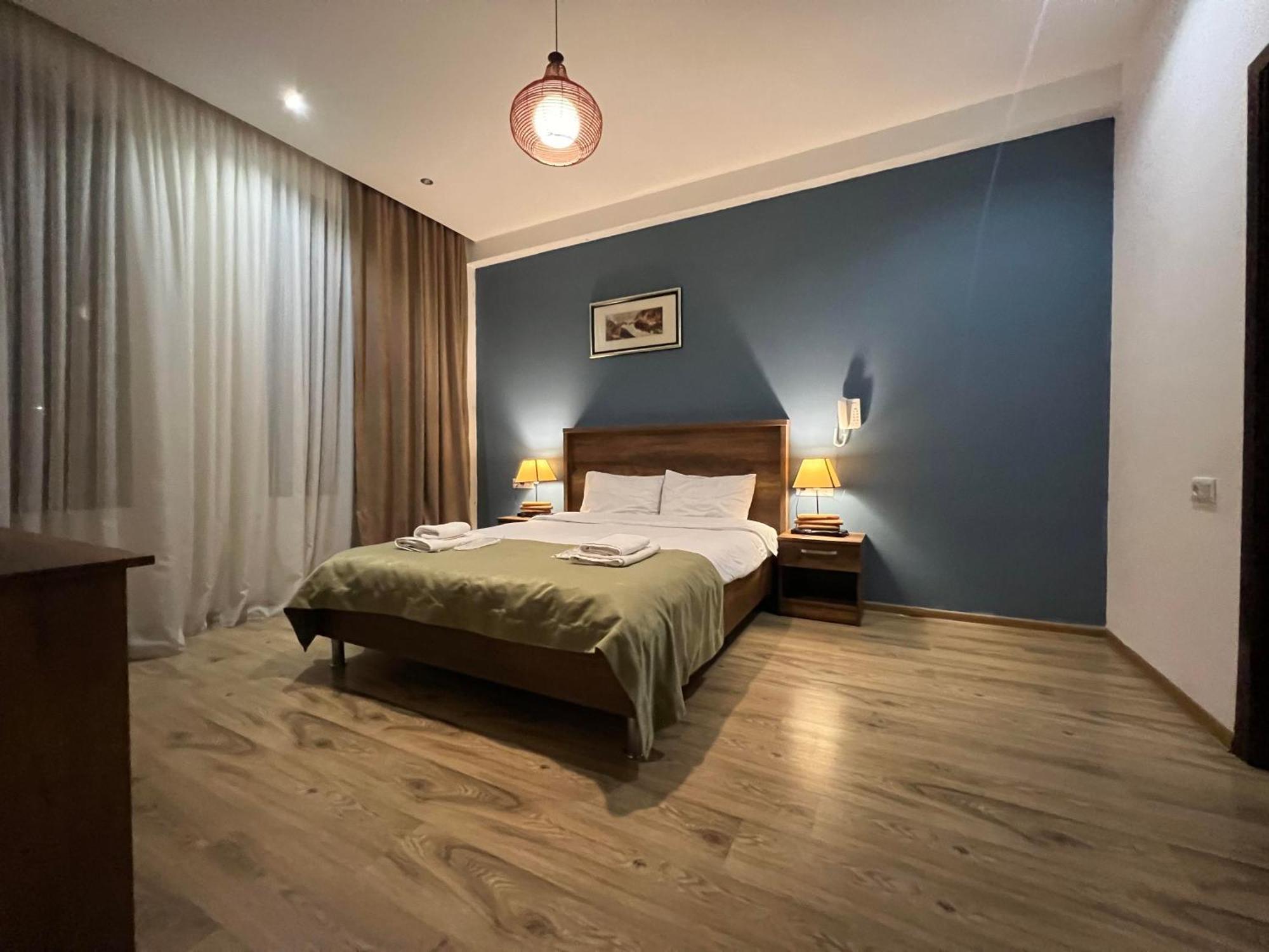 Hotel King Tom Tbilisi Bagian luar foto
