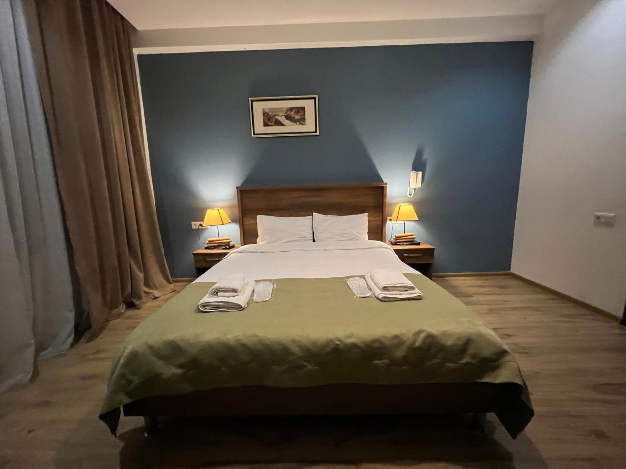 Hotel King Tom Tbilisi Bagian luar foto