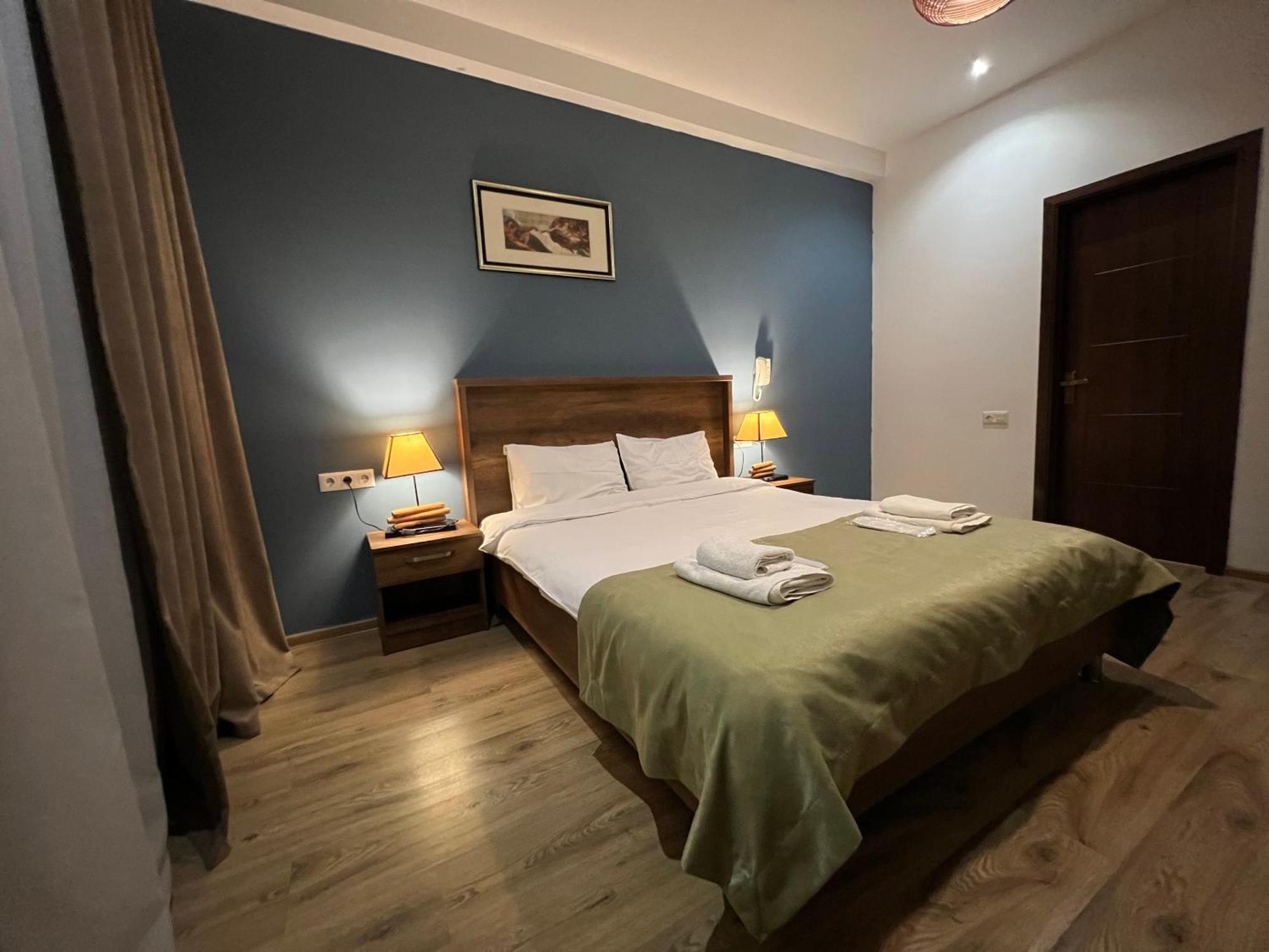 Hotel King Tom Tbilisi Bagian luar foto