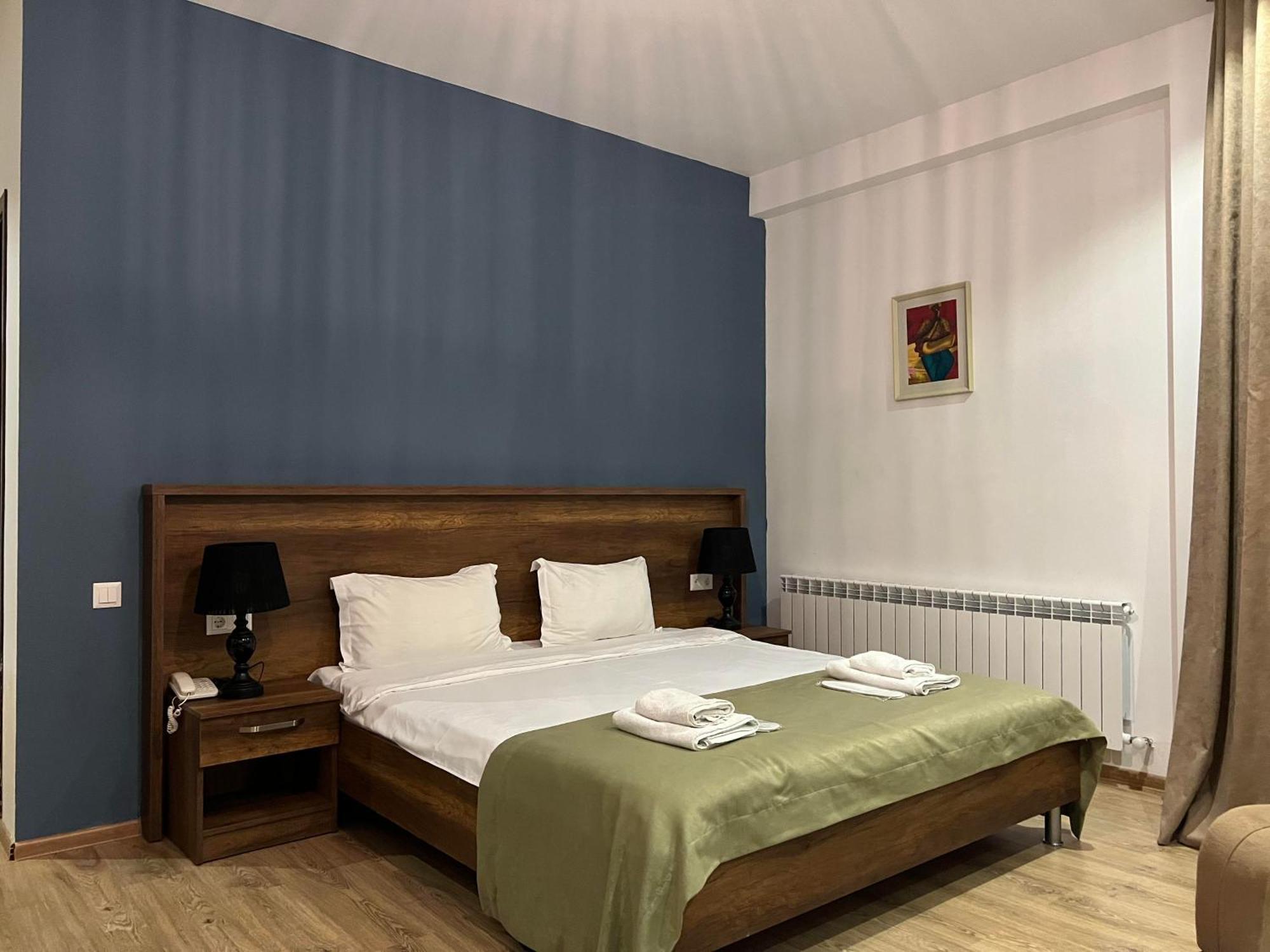Hotel King Tom Tbilisi Bagian luar foto