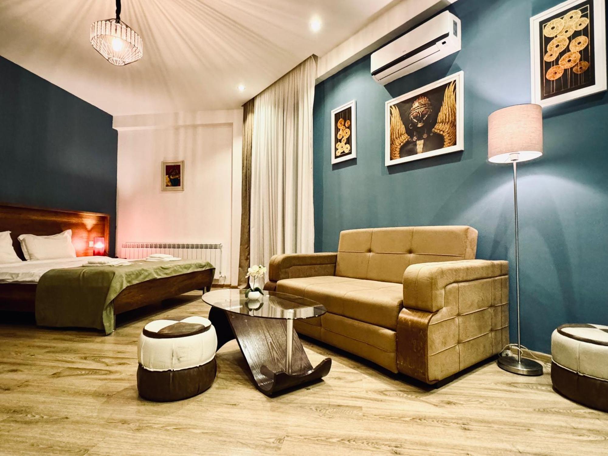 Hotel King Tom Tbilisi Bagian luar foto