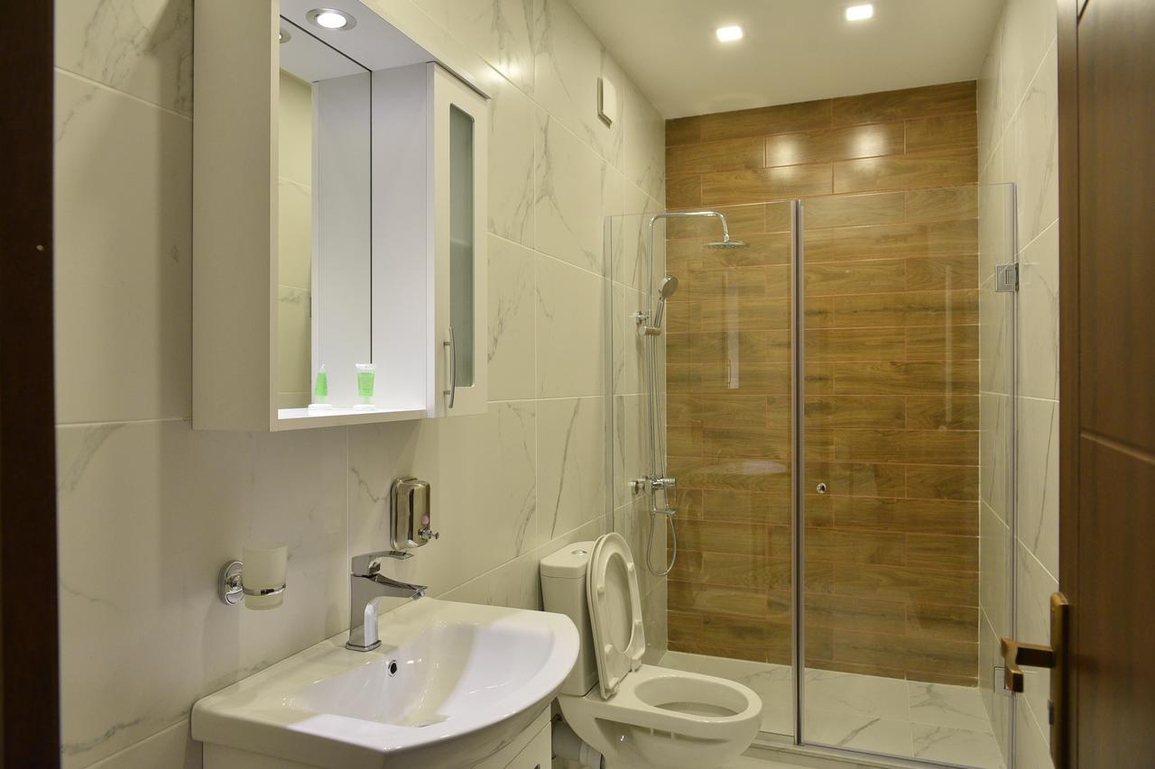 Hotel King Tom Tbilisi Bagian luar foto