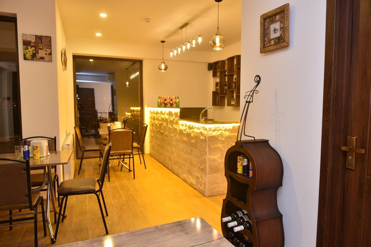 Hotel King Tom Tbilisi Bagian luar foto