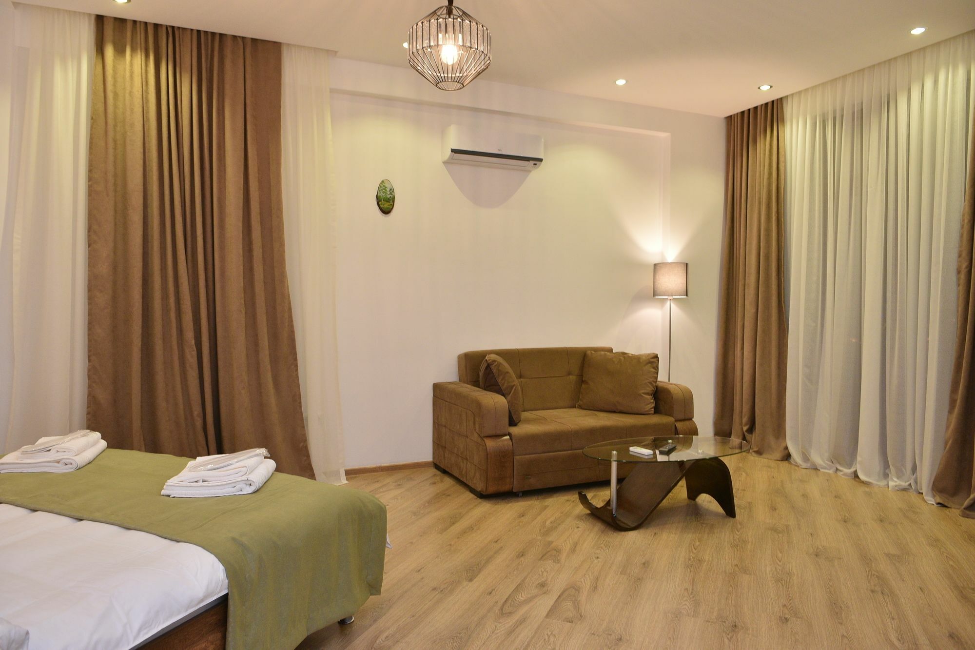 Hotel King Tom Tbilisi Bagian luar foto