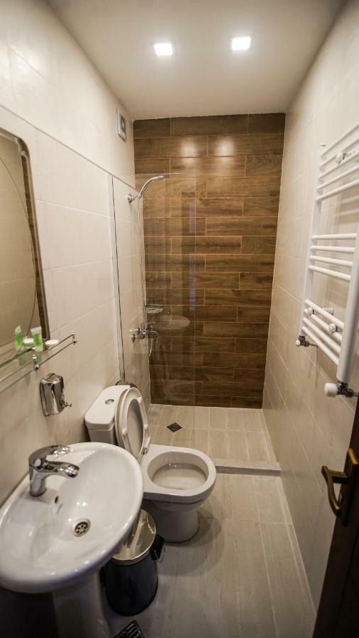 Hotel King Tom Tbilisi Bagian luar foto